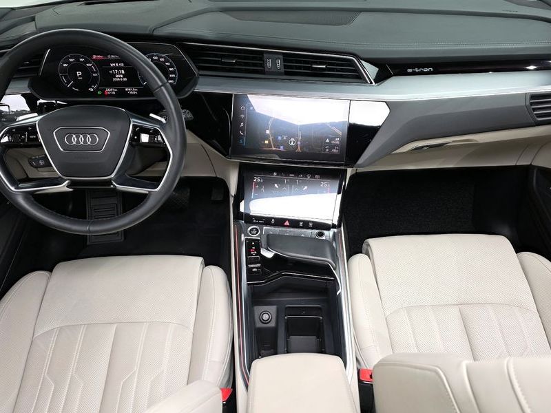 2023 Audi e-tron 55 Quattro photo 7