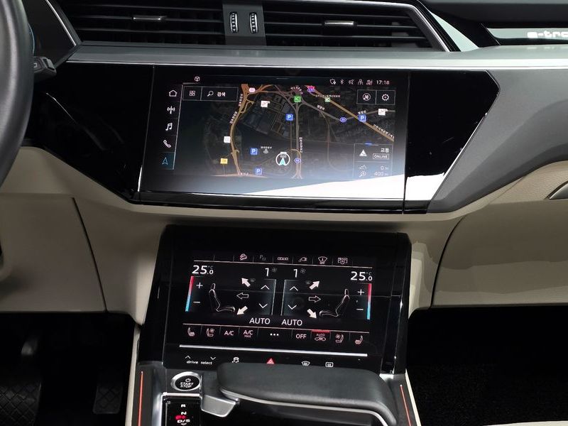 2023 Audi e-tron 55 Quattro photo 14