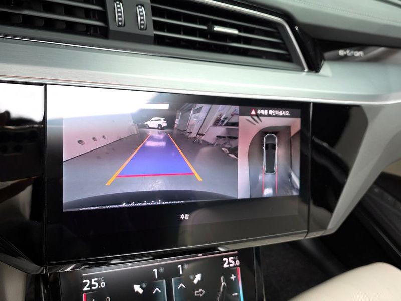 2023 Audi e-tron 55 Quattro photo 15