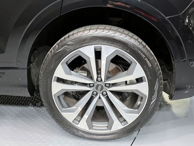 2023 Audi Q8 55 TFSI Quattro Premium photo 21