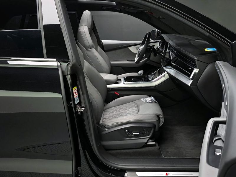 2023 Audi Q8 55 TFSI Quattro Premium photo 26