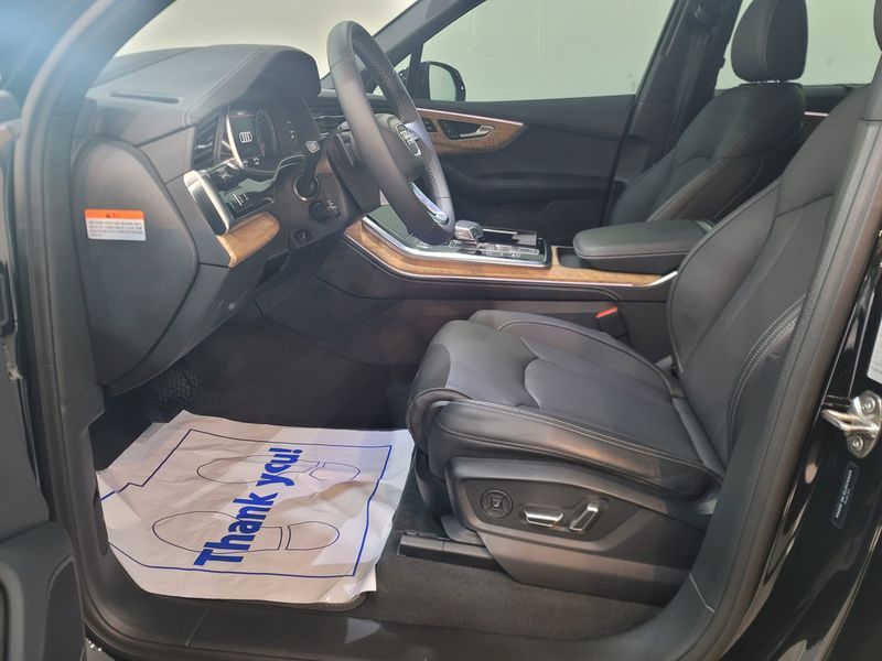 2025 Audi Q7 55 TFSI Quattro photo 10