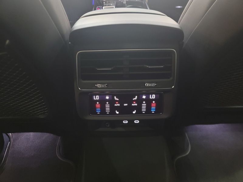 2025 Audi Q7 55 TFSI Quattro photo 14