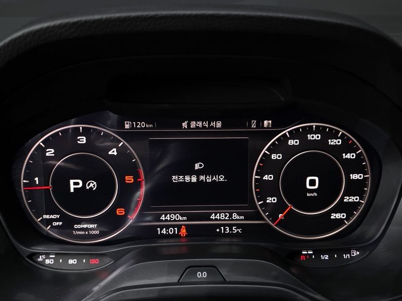2023 Audi Q2 35 TDI Premium photo 8