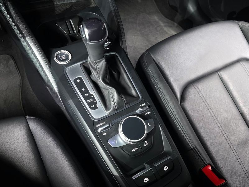 2023 Audi Q2 35 TDI Premium photo 9