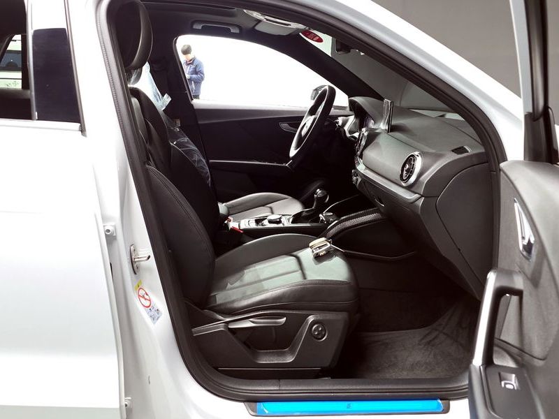 2023 Audi Q2 35 TDI Premium photo 11