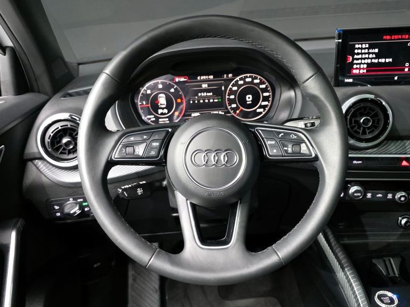 2023 Audi Q2 35 TDI Premium photo 13