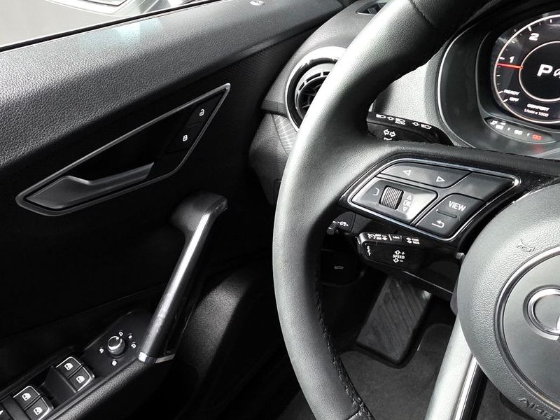 2023 Audi Q2 35 TDI Premium photo 17
