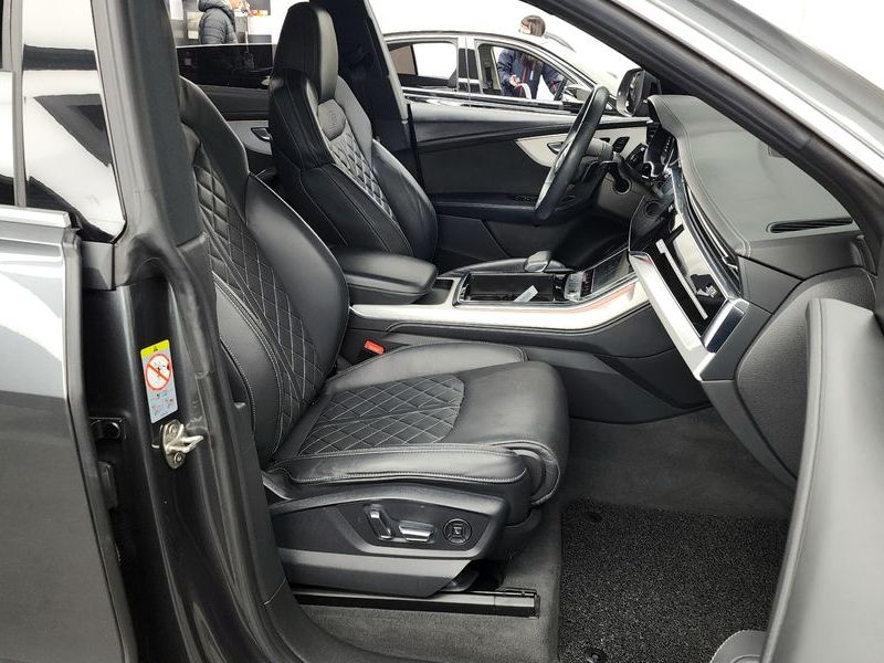 2020 Audi Q8 50 TDI Quattro Premium photo 11