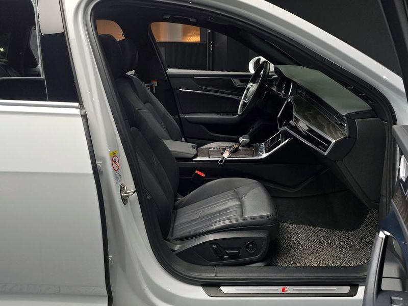 2022 Audi A6 45 TFSI Premium photo 11