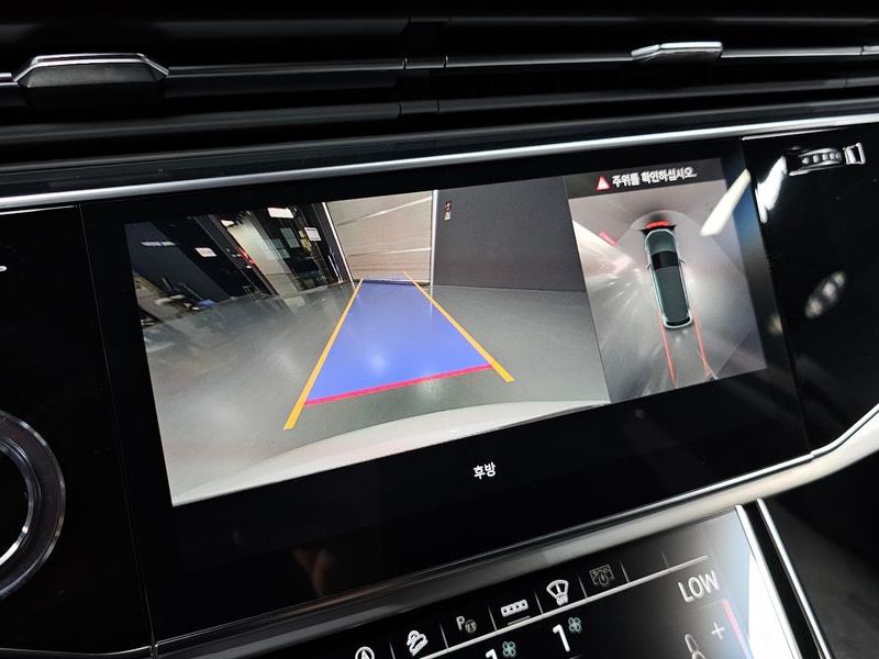 2025 Audi Q7 55 TFSI Quattro Premium photo 15