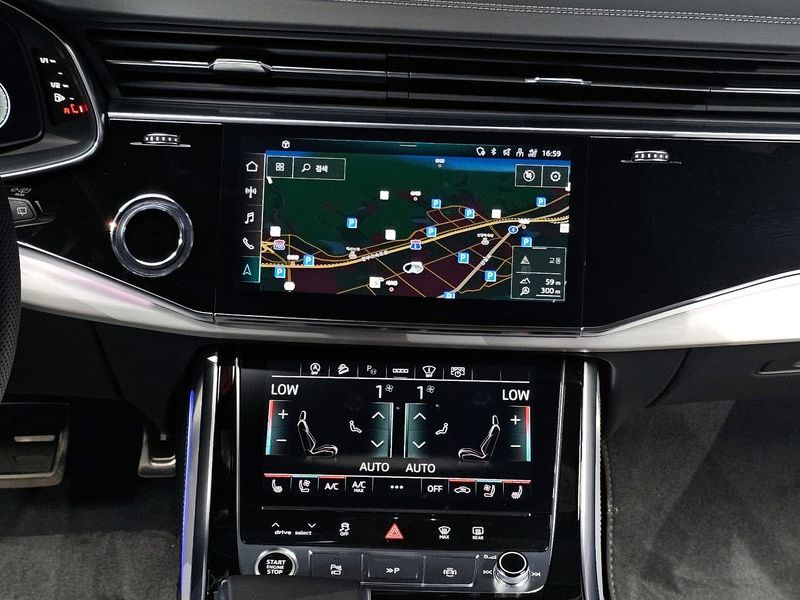 2025 Audi Q7 55 TFSI Quattro Premium photo 14