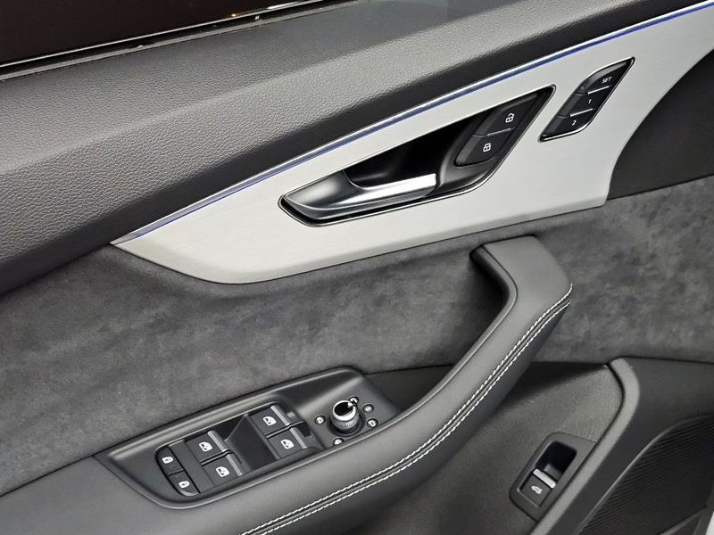 2025 Audi Q7 55 TFSI Quattro Premium photo 20