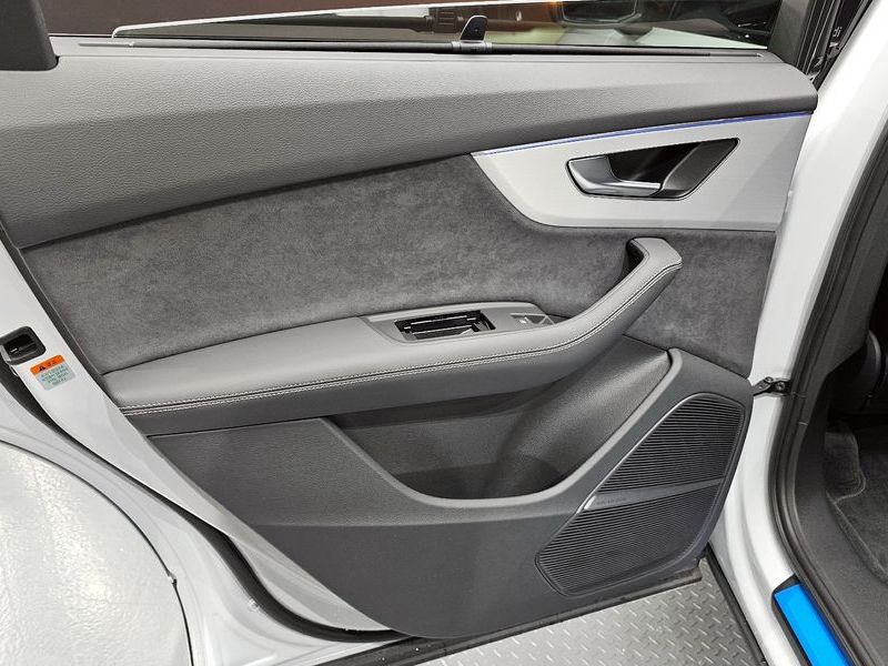 2025 Audi Q7 55 TFSI Quattro Premium photo 25