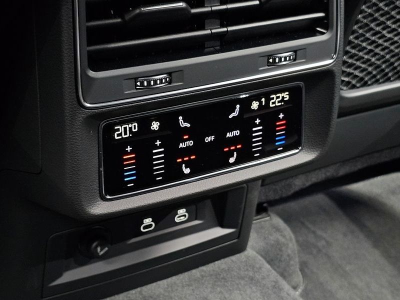 2025 Audi Q7 55 TFSI Quattro Premium photo 27