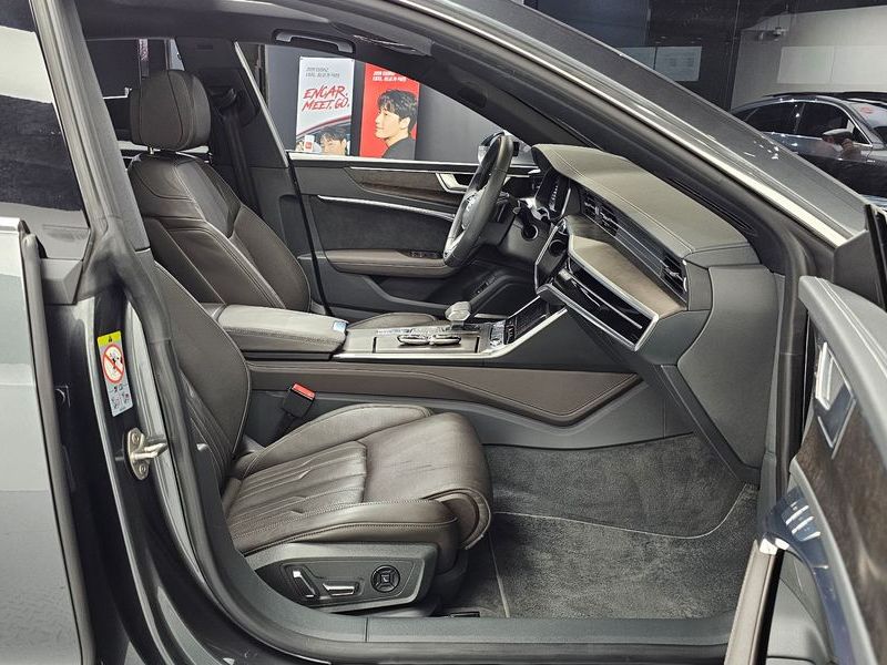 2020 Audi A7 55 TFSI Quattro Premium photo 12
