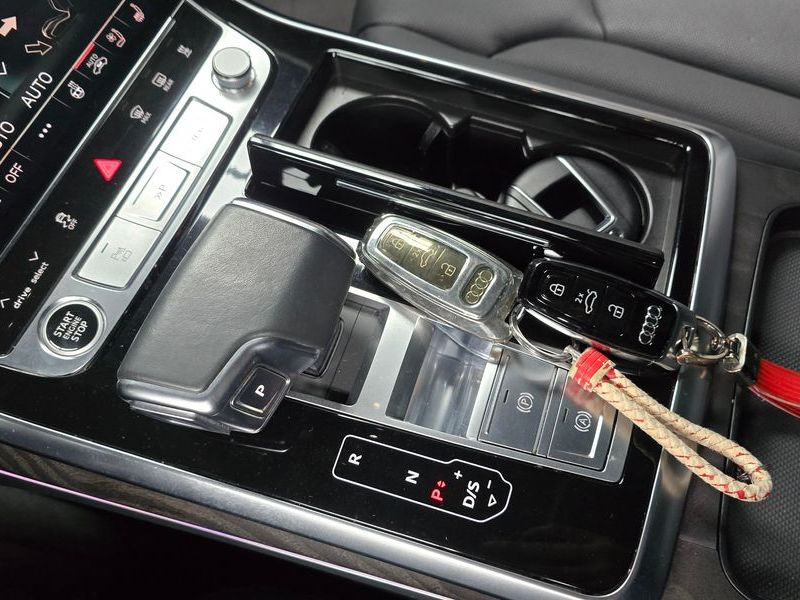 2021 Audi Q7 45 TDI Quattro Premium photo 9