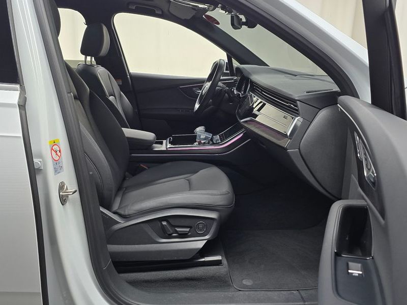 2021 Audi Q7 45 TDI Quattro Premium photo 11