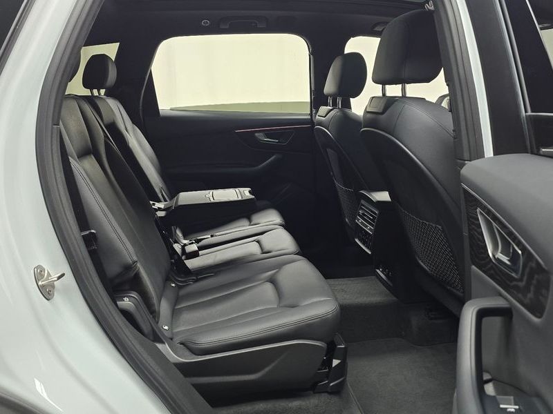 2021 Audi Q7 45 TDI Quattro Premium photo 12