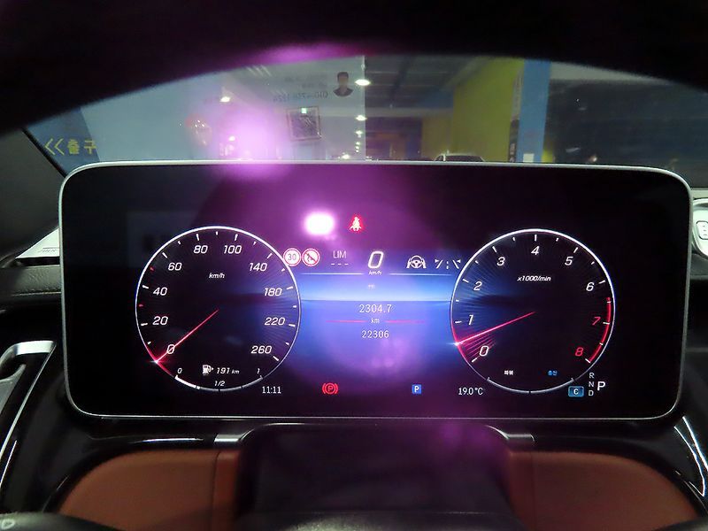 2025 Mercedes-Benz S-Class S500L 4MATIC photo 8