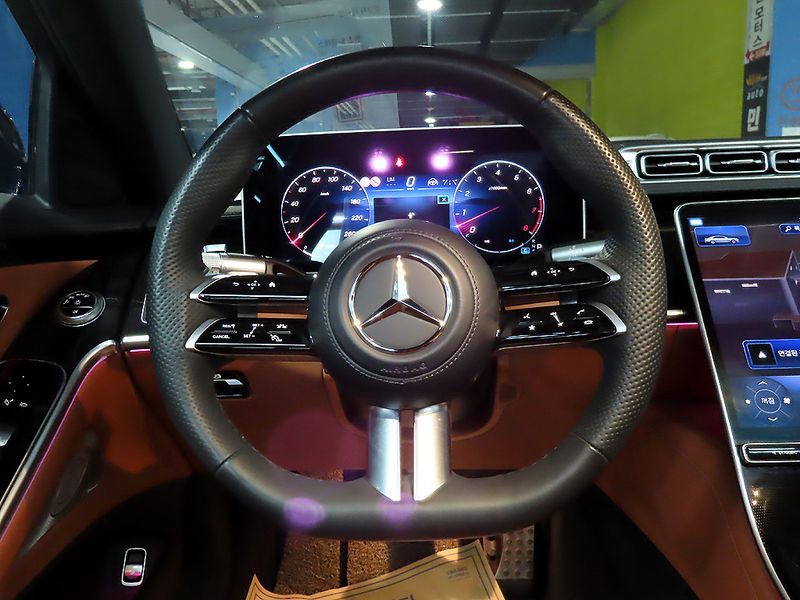 2025 Mercedes-Benz S-Class S500L 4MATIC photo 9