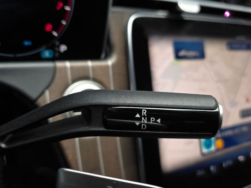2025 Mercedes-Benz E-Class E300 4MATIC Exclusive photo 9