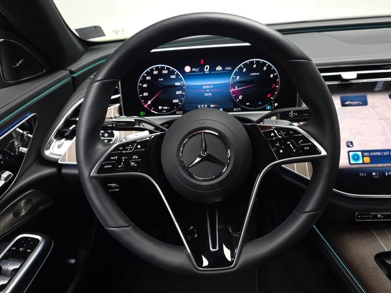 2025 Mercedes-Benz E-Class E300 4MATIC Exclusive photo 13