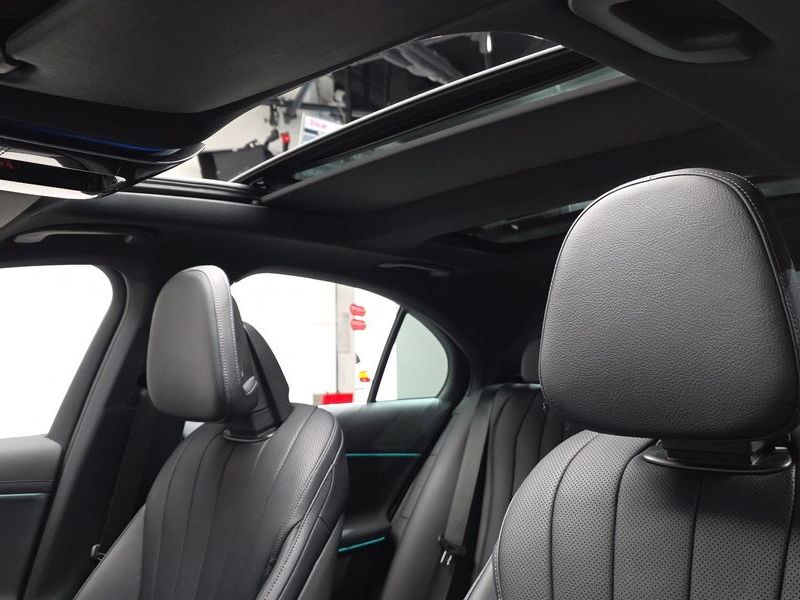 2025 Mercedes-Benz E-Class E300 4MATIC Exclusive photo 18
