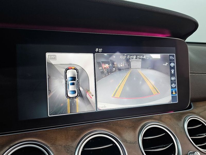 2017 Mercedes-Benz E-Class E300 4MATIC Exclusive photo 15