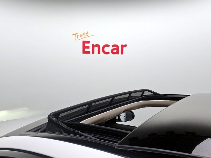 2017 Mercedes-Benz E-Class E300 4MATIC Exclusive photo 19