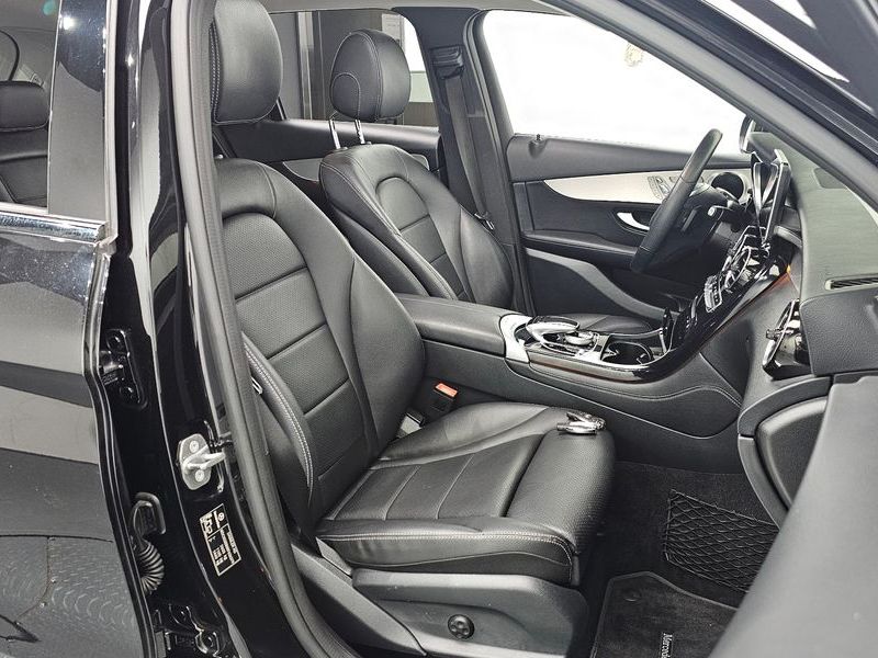 2019 Mercedes-Benz C-Class GLC350e 4MATIC Premium photo 11
