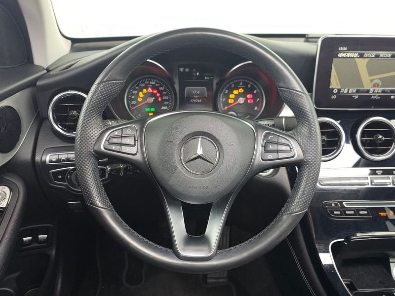 2019 Mercedes-Benz C-Class GLC350e 4MATIC Premium photo 13