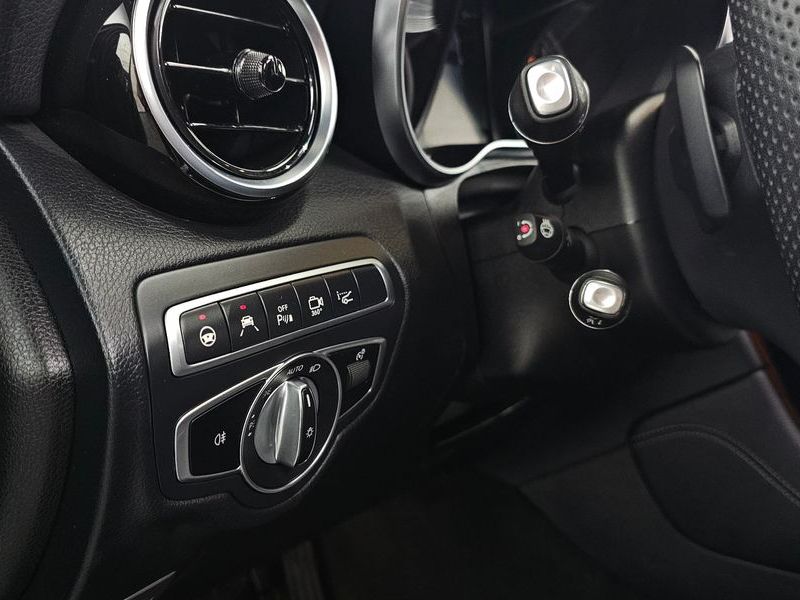 2019 Mercedes-Benz C-Class GLC350e 4MATIC Premium photo 16