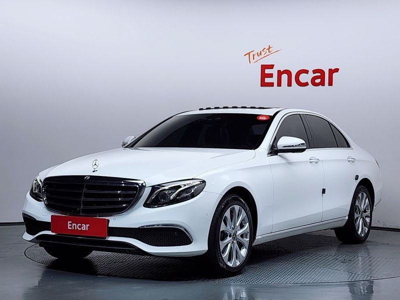 2019 Mercedes-Benz E-Class E300 4MATIC Exclusive photo 1