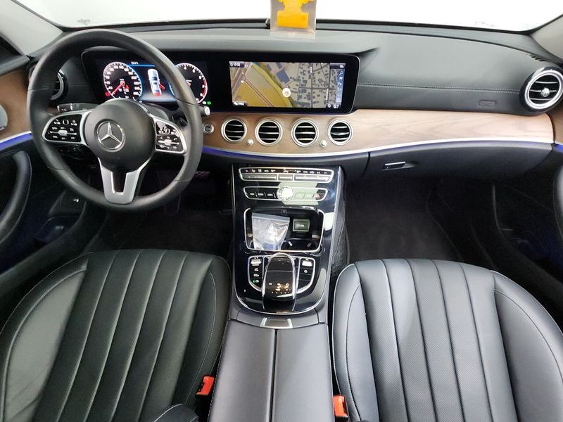2019 Mercedes-Benz E-Class E300 4MATIC Exclusive photo 7