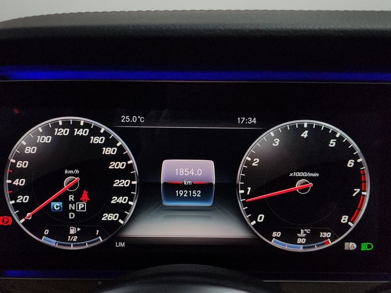 2019 Mercedes-Benz E-Class E300 4MATIC Exclusive photo 8