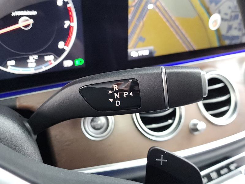 2019 Mercedes-Benz E-Class E300 4MATIC Exclusive photo 9
