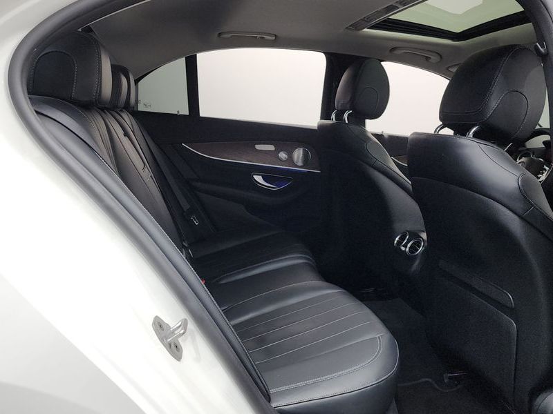 2019 Mercedes-Benz E-Class E300 4MATIC Exclusive photo 11