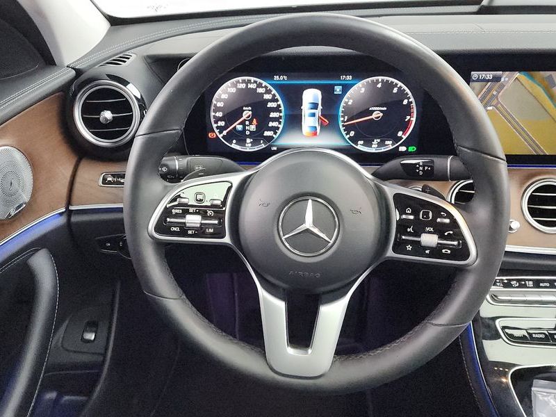 2019 Mercedes-Benz E-Class E300 4MATIC Exclusive photo 13
