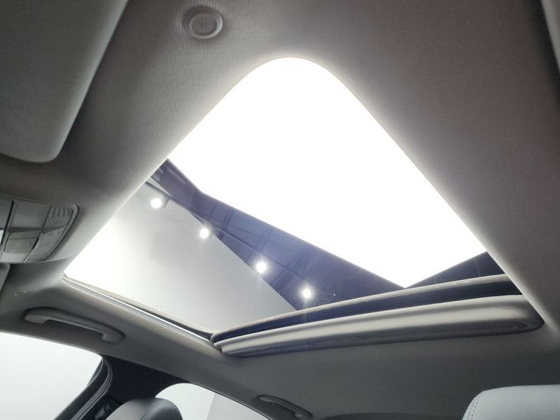 2019 Mercedes-Benz E-Class E300 4MATIC Exclusive photo 17