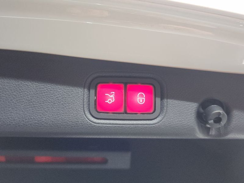 2019 Mercedes-Benz E-Class E300 4MATIC Exclusive photo 19