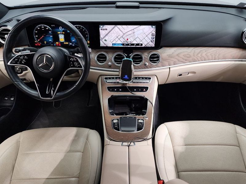 2021 Mercedes-Benz E-Class E300e 4MATIC Exclusive photo 7
