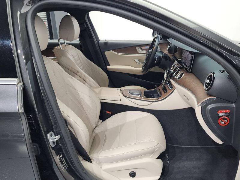 2021 Mercedes-Benz E-Class E300e 4MATIC Exclusive photo 11