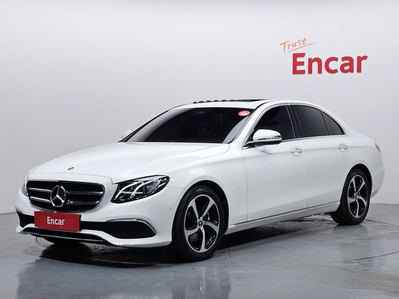 2020 Mercedes-Benz E-Class E250 Avantgarde photo 1