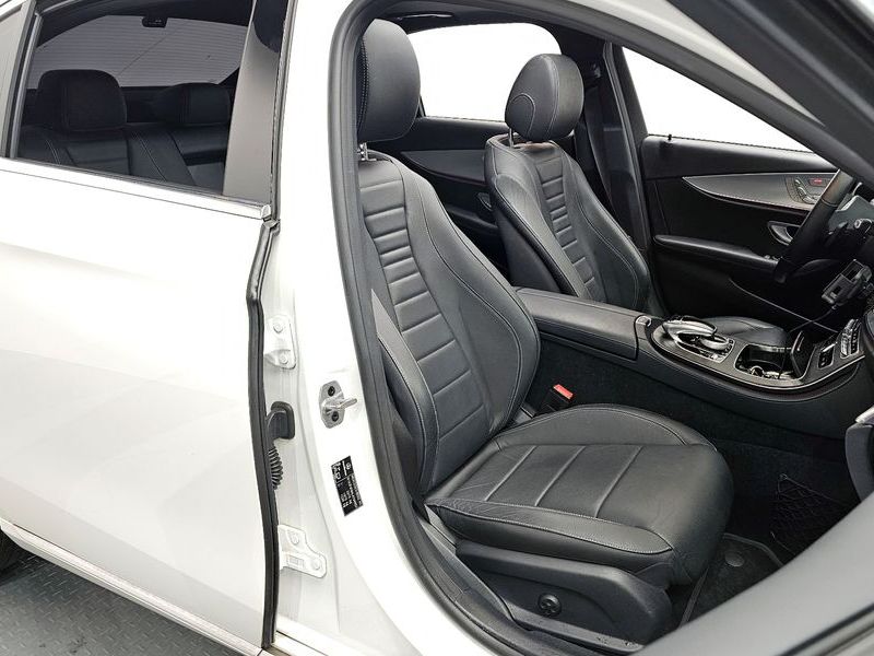 2020 Mercedes-Benz E-Class E250 Avantgarde photo 12