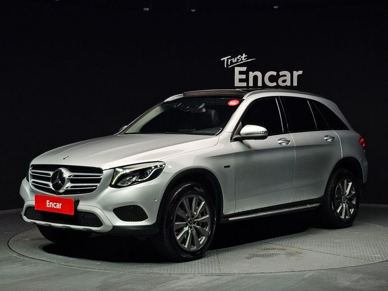 2019 Mercedes-Benz C-Class GLC350e 4MATIC Premium photo 1