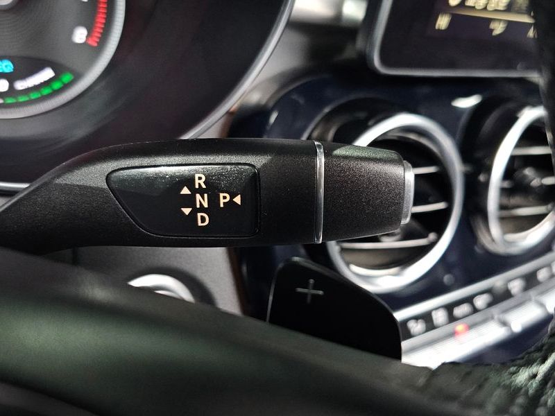 2019 Mercedes-Benz C-Class GLC350e 4MATIC Premium photo 9