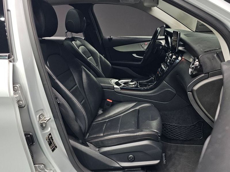 2019 Mercedes-Benz C-Class GLC350e 4MATIC Premium photo 10