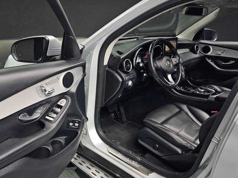 2019 Mercedes-Benz C-Class GLC350e 4MATIC Premium photo 11