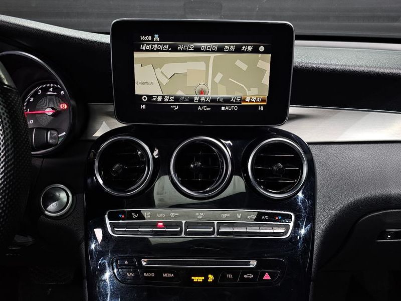 2019 Mercedes-Benz C-Class GLC350e 4MATIC Premium photo 14